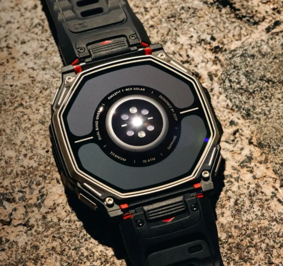Ilustrasi amazfit dual solar3 q82 w2560 h Smartwatch Amazfit T-Rex Dual Solar Resmi Meluncur dengan Panel Surya Ganda