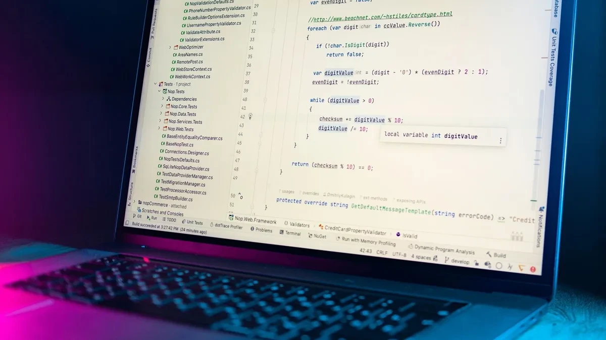 Ilustrasi ekstensi Claude Code pada editor Cursor disusupi backdoor SSH