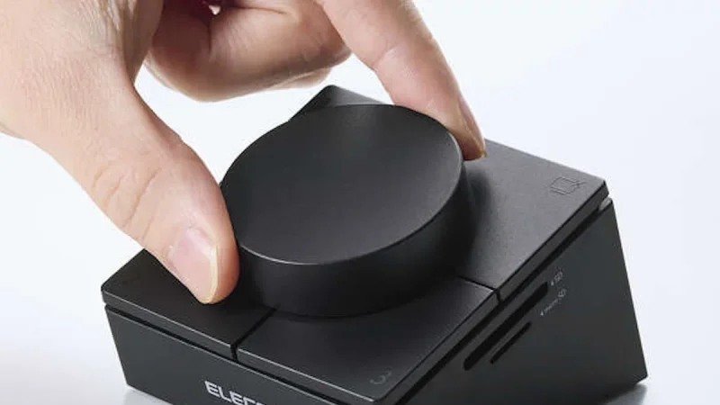 Elecom DST-L080BPBK Rilis Docking Station 8-in-1 dengan Jog Dial dan PD 100W