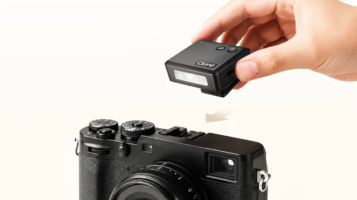 Flash Mini Super Ringan untuk Fotografer Minimalis