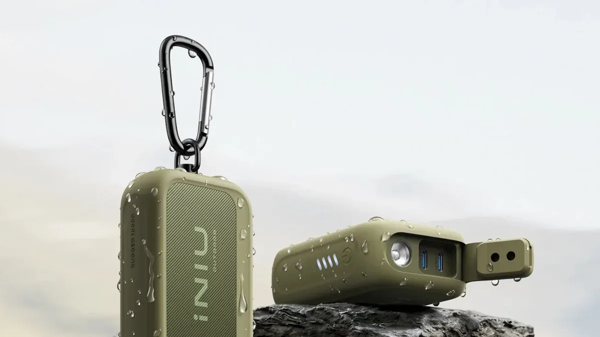 Power Bank Outdoor Serbaguna dengan Perlindungan Ekstrem dan Fitur Melimpah