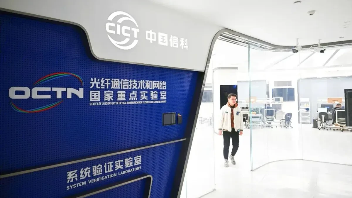 Pengujian transmisi kabel serat optik multicore 24-core buatan CICT