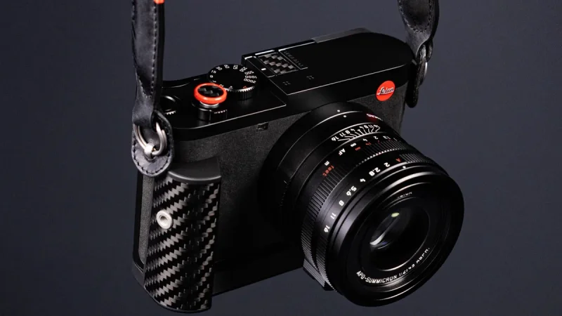 Kamera Leica Q3 43 Formula 1 Edition Hadir dengan Bodi Karbon Lebih Ringan dan Filter Eksklusif