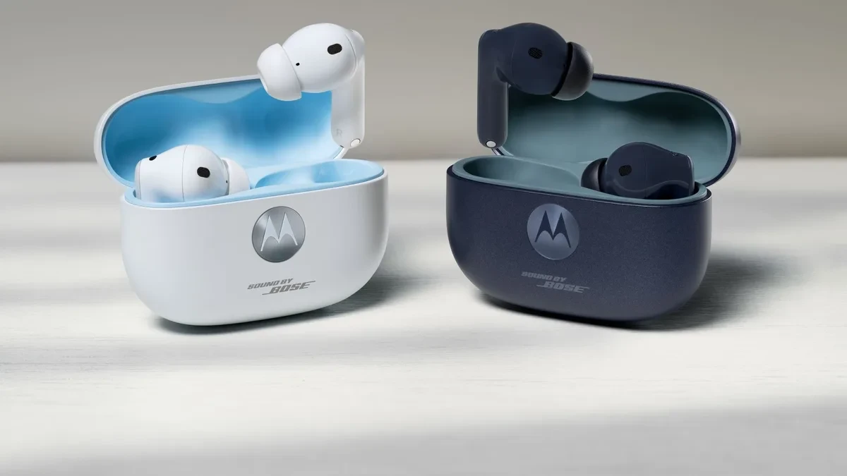 Tampilan desain perangkat TWS Motorola Moto Buds