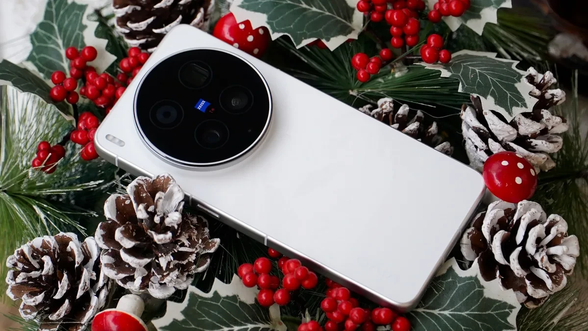 Konsep HP flagship Vivo X500 Ultra dengan sistem kamera Zeiss 35mm